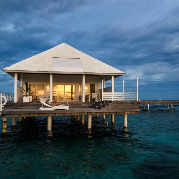 Diamonds Thudhufushi